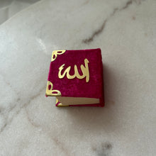 Lade das Bild in den Galerie-Viewer, 5x Mini Koran mit goldfarbigen Plexiglas &quot;Allah&quot; | Andenken | Beschneidung | Verlobungsgeschenk 5 × 5,5 cm
