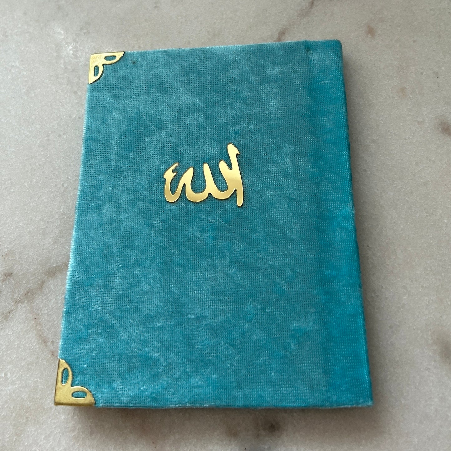 Yasin Gebetsbuch mit goldfarbigen Plexiglas "Allah" | Andenken | Beschneidung | Verlobungsgeschenk 10 × 14 cm